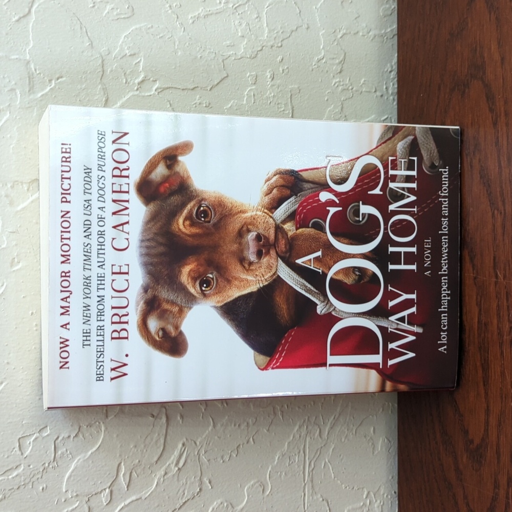 🌻 NEW A Dog's Way Home Paperback Book by W. Bruce Cameron